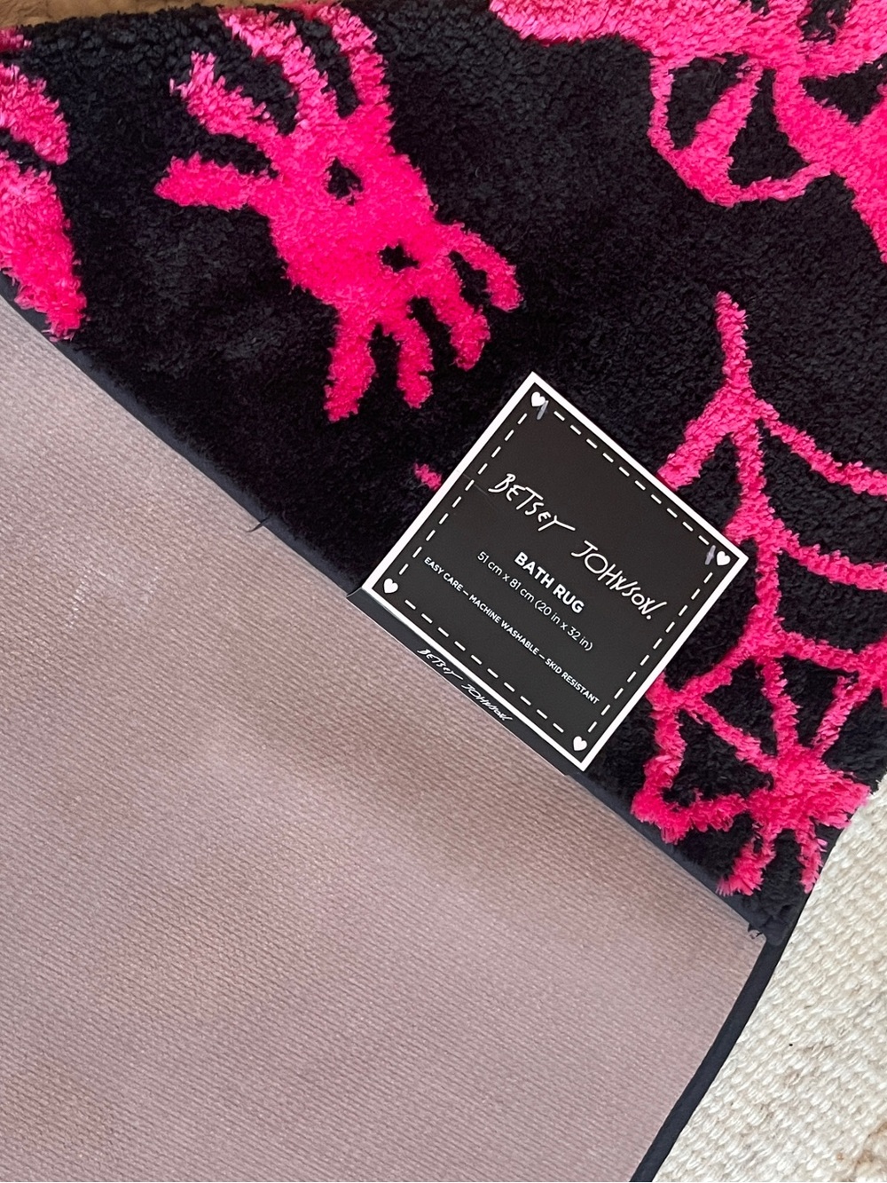 Betsey Johnson Bath Rug - Picture 4 of 7